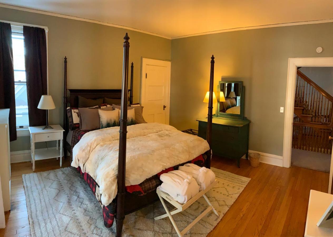 סרנק לייק Franklin Manor Bed And Breakfast מראה חיצוני תמונה
