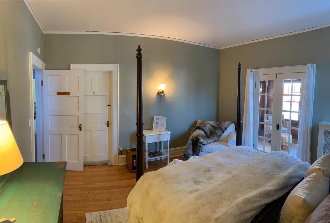 סרנק לייק Franklin Manor Bed And Breakfast מראה חיצוני תמונה