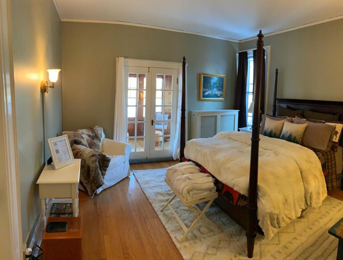 סרנק לייק Franklin Manor Bed And Breakfast מראה חיצוני תמונה