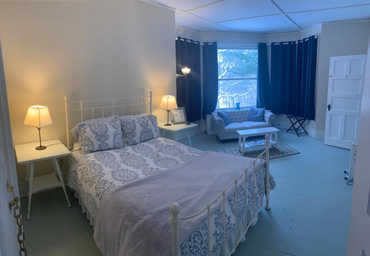 סרנק לייק Franklin Manor Bed And Breakfast מראה חיצוני תמונה