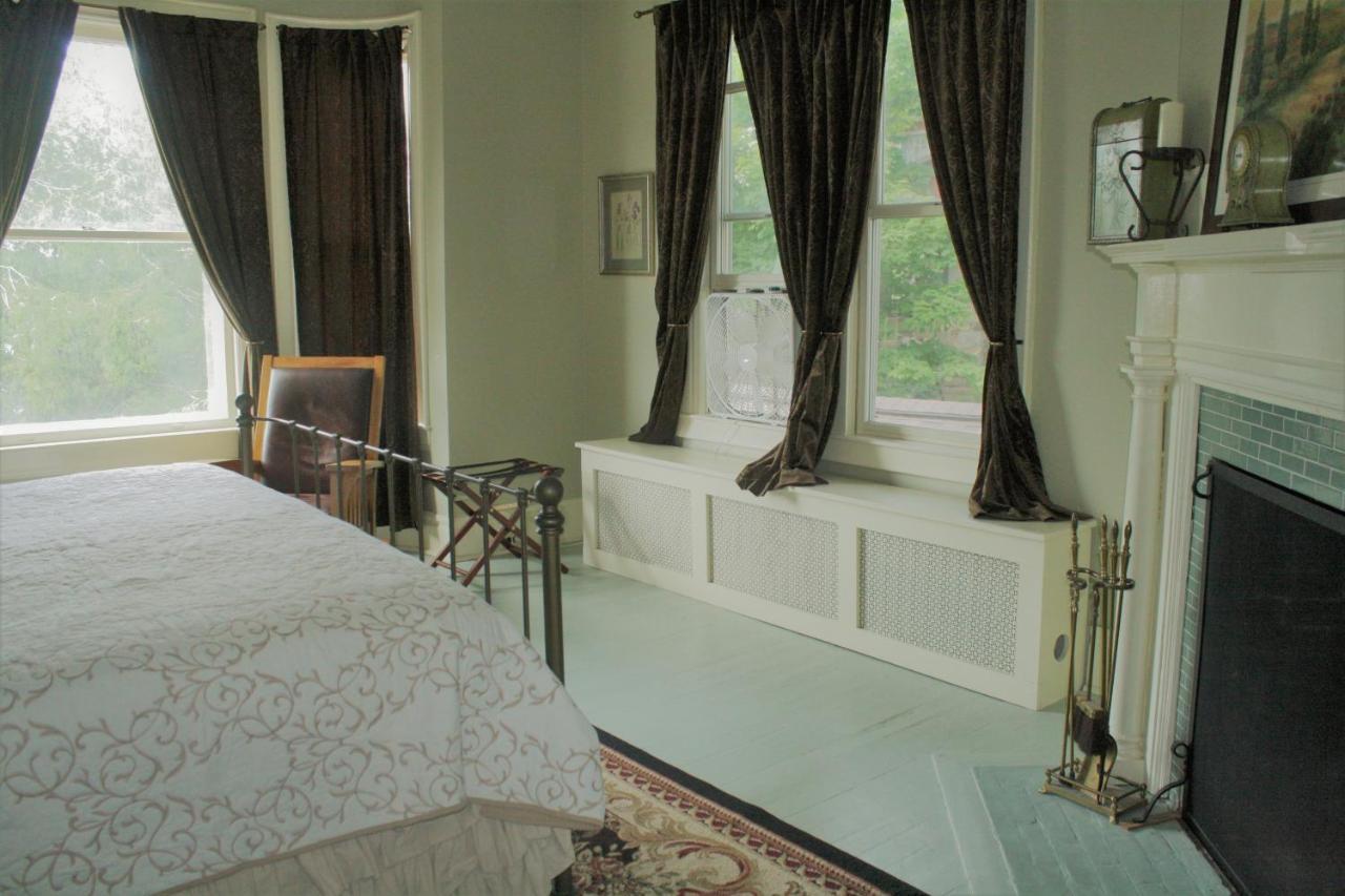 סרנק לייק Franklin Manor Bed And Breakfast מראה חיצוני תמונה