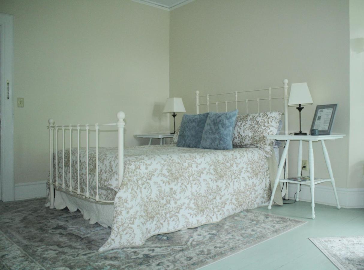 סרנק לייק Franklin Manor Bed And Breakfast מראה חיצוני תמונה