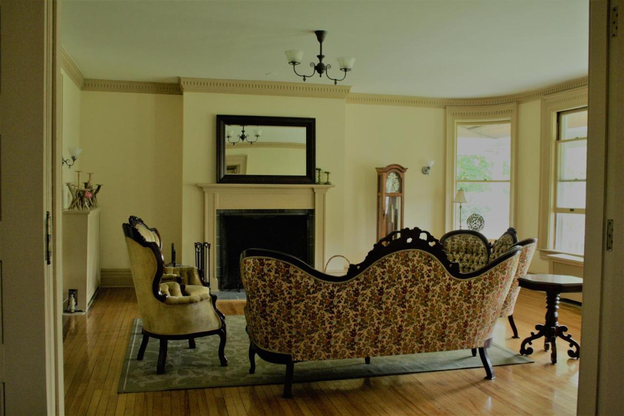 סרנק לייק Franklin Manor Bed And Breakfast מראה חיצוני תמונה