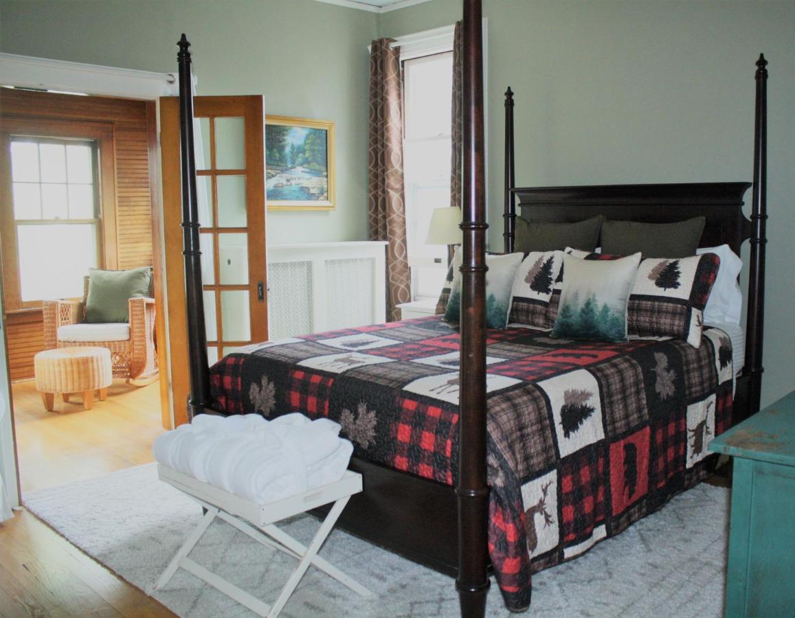 סרנק לייק Franklin Manor Bed And Breakfast מראה חיצוני תמונה